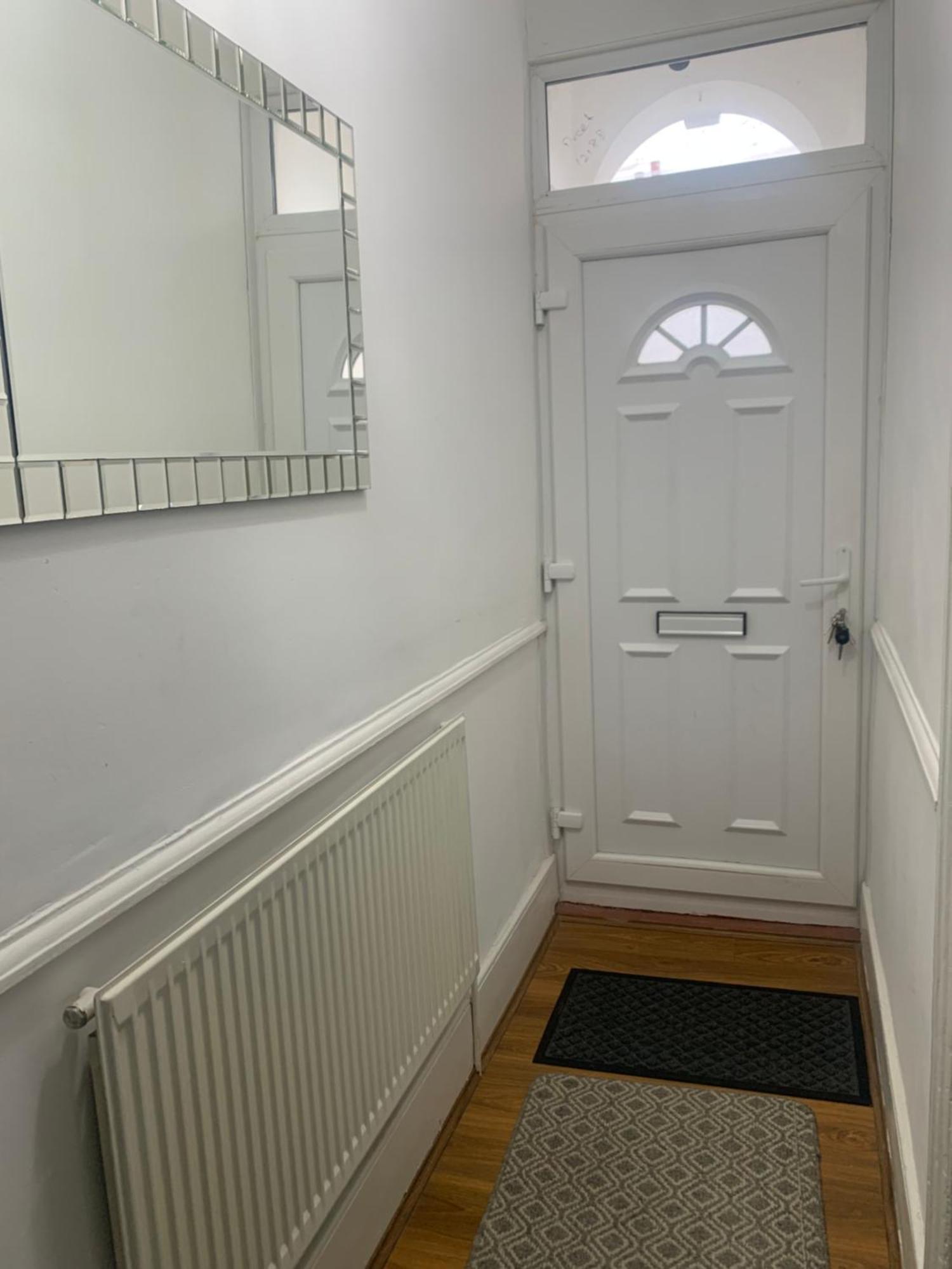 L A Place Croydon, London Villa Norwood Екстериор снимка