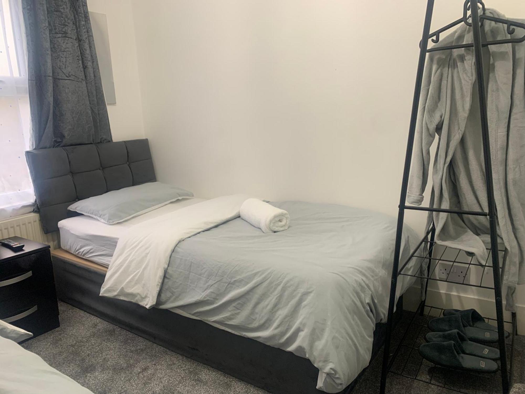 L A Place Croydon, London Villa Norwood Екстериор снимка