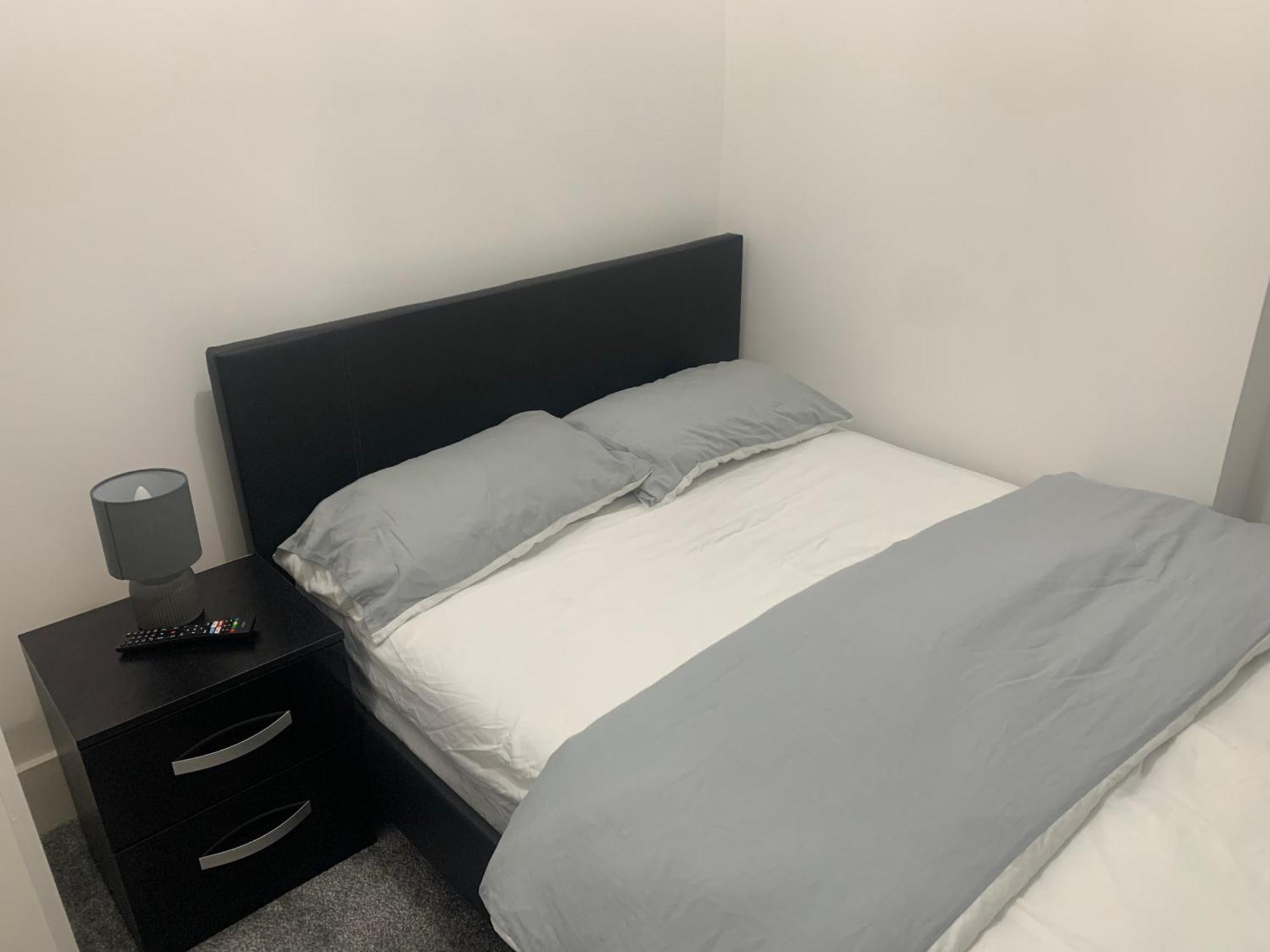 L A Place Croydon, London Villa Norwood Екстериор снимка
